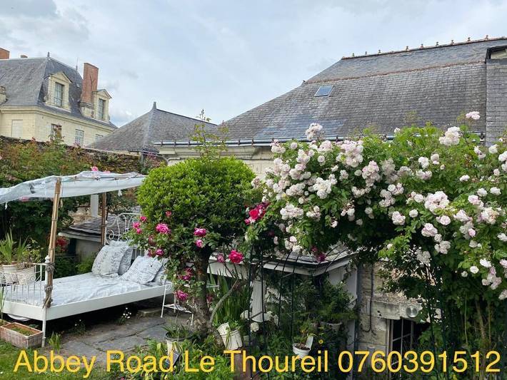 Location de vacances pour 12 personnes, avec piscine et balcon ainsi que jardin et vue dans Gennes-Val-de-Loire - 2