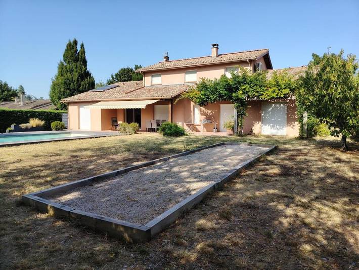 Location de vacances pour 2 personnes, avec vue ainsi que jardin et piscine, animaux acceptés à Donneville