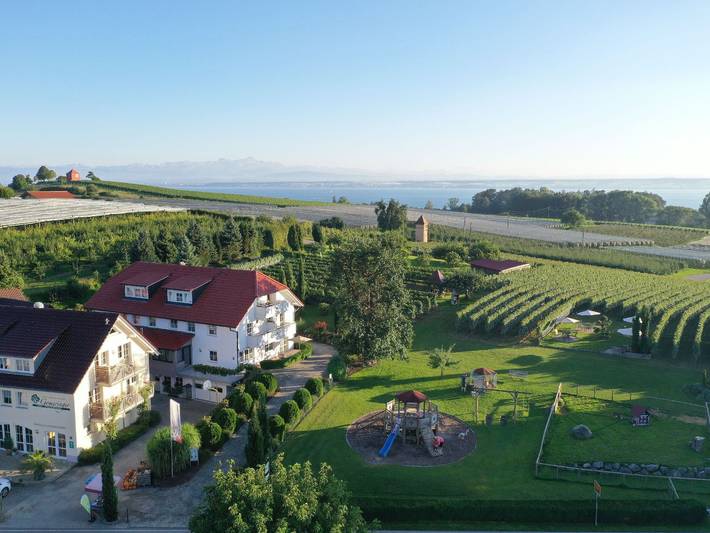 Hütte für 4 Personen, mit Seeblick und Garten, kinderfreundlich am Bodensee