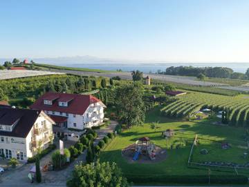 Hütte für 4 Personen, mit Seeblick und Garten, kinderfreundlich am Bodensee