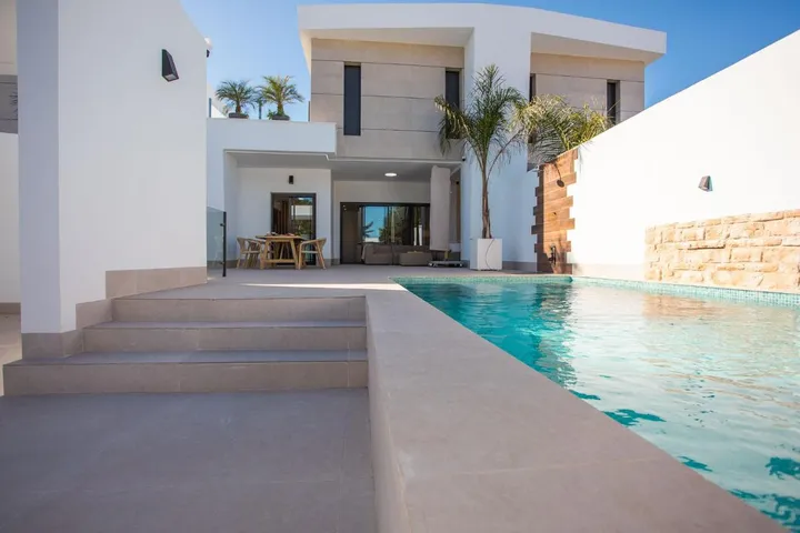 Villa for 6 people, with pool and view as well as terrace - 1