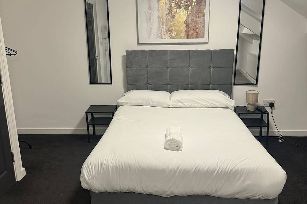 Entire apartment, Park Studios with Private Bathroom in Sunderland