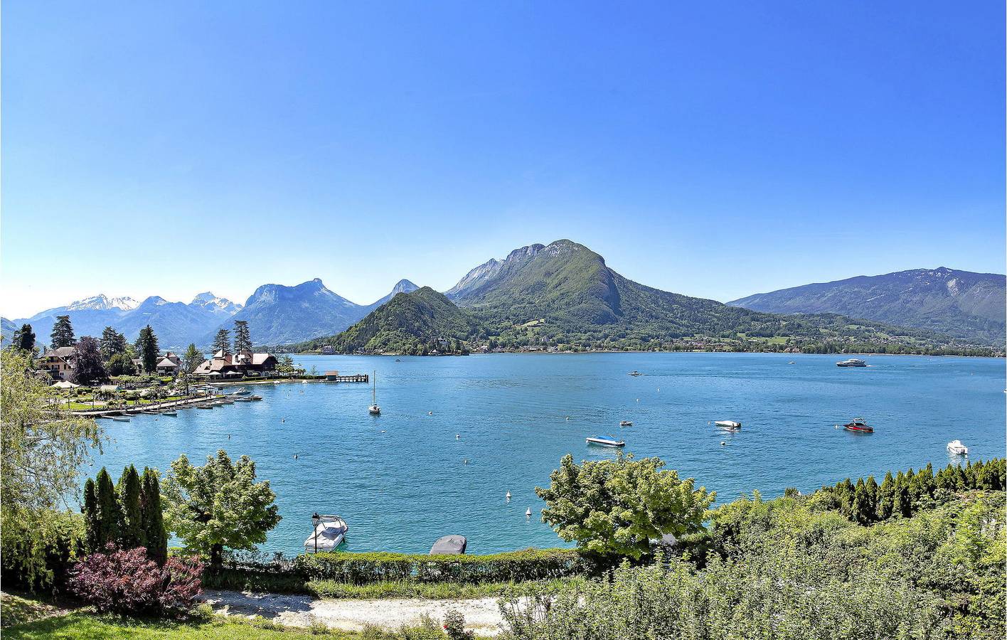 Villa con vistas al lago y terraza | Lavadora, parking, Internet | 100m del lago de Annecy in Talloires-Montmin, Región de Annecy