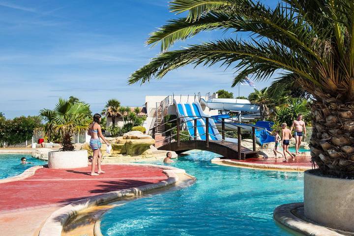 Camping für 6 Personen, mit Kinderpool und Terrasse sowie Pool, mit Haustier in Hérault - 2