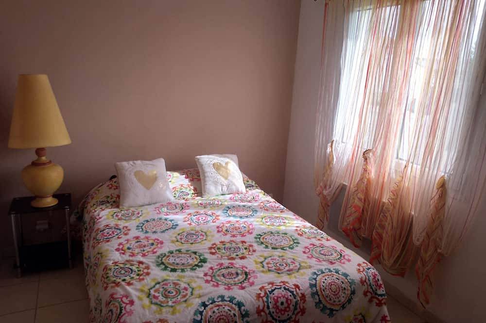 Villa con aire acondicionado, piscina privada climatizada y vallada. in Pont-Saint-Esprit, Region de Nimes