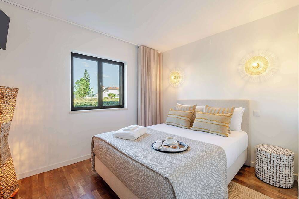 Ma-la Beach House in Marinhas, Esposende