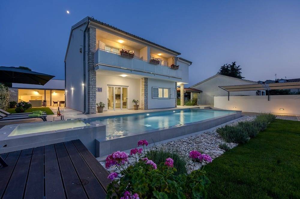 Villa voor 8 Personen in Mali Maj, Poreč