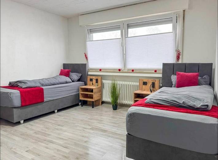 Ferienwohnung für 24 Personen, mit Balkon und Terrasse sowie Garten in Gladbeck