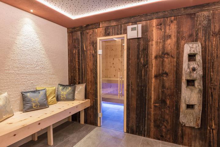 Entire apartment, Modern Apartment "Reider" with Mountain View, Wi-Fi, Balcony & Sauna in Sarnvalley, Sarntal Alps