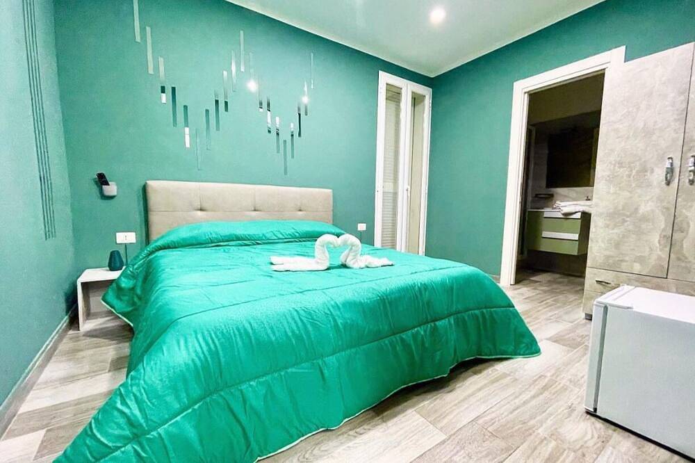 B&B 1km from airport 3km from downtown 3k from central station 5km port in Casavatore, Province de Naples