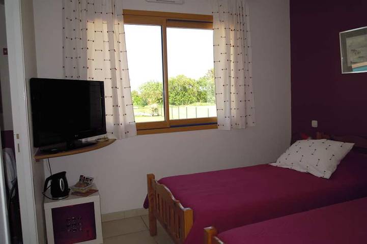 Apartamento entero, Un amueblado 5 ***** - apprt independiente en villa 100 m del mar in Plounéour-Brignogan-Plages, Región de Brest