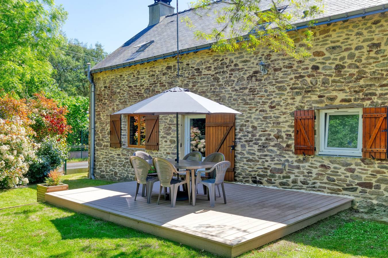Casa de vacaciones 'Maison Avec Grand Jardin' con terraza privada, jardín y Wi-Fi in Férel, Côte des Mégalithes