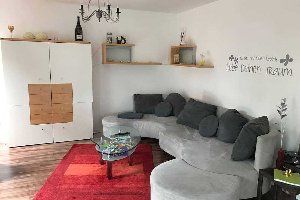 Ganze Wohnung, Gemütliche 2 Zimmer-Ferienwohnung, ideal für Urlauber und Geschäftsleute in Homburg, Saarpfalz-Kreis