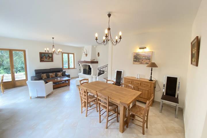 Location de vacances pour 8 personnes, avec jardin et terrasse à Tourrettes-sur-Loup - 2