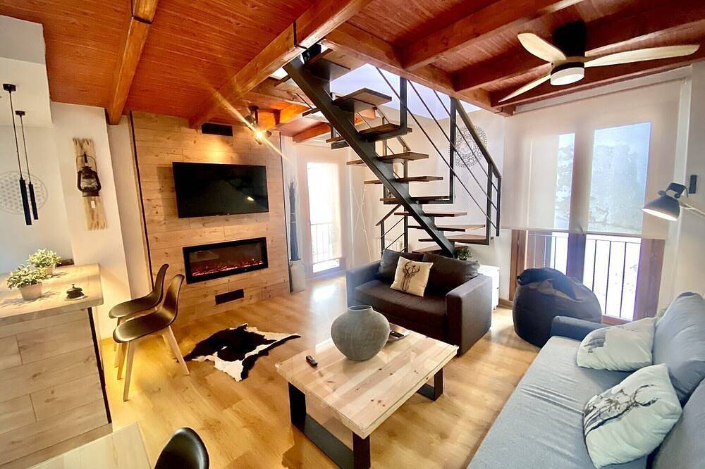 Entire apartment, Charming Cal Domènec apartment - Pets welcome in Port Ainé, Rialp