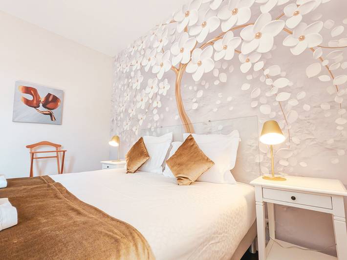 Casa señorial con jardín, spa y 3 parkings en el centro de Châteauroux, cerca de la estación in Châteauroux, Región de Châteauroux