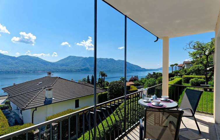 Vakantieappartement voor 4 personen, with uitzicht and uitzicht op het meer as well as balkon - 1