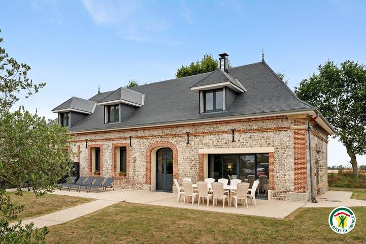 Gîte pour 10 personnes, avec Terrasse et Jardin