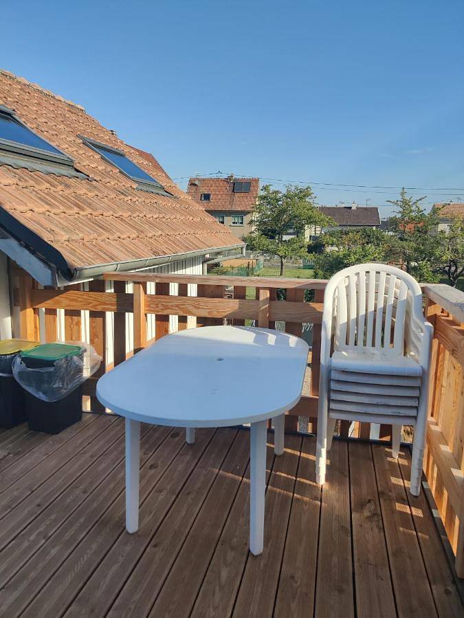 Gîte pour 4 personnes, avec jardin et piscine ainsi que terrasse et bassin pour enfant à Sausheim - 2