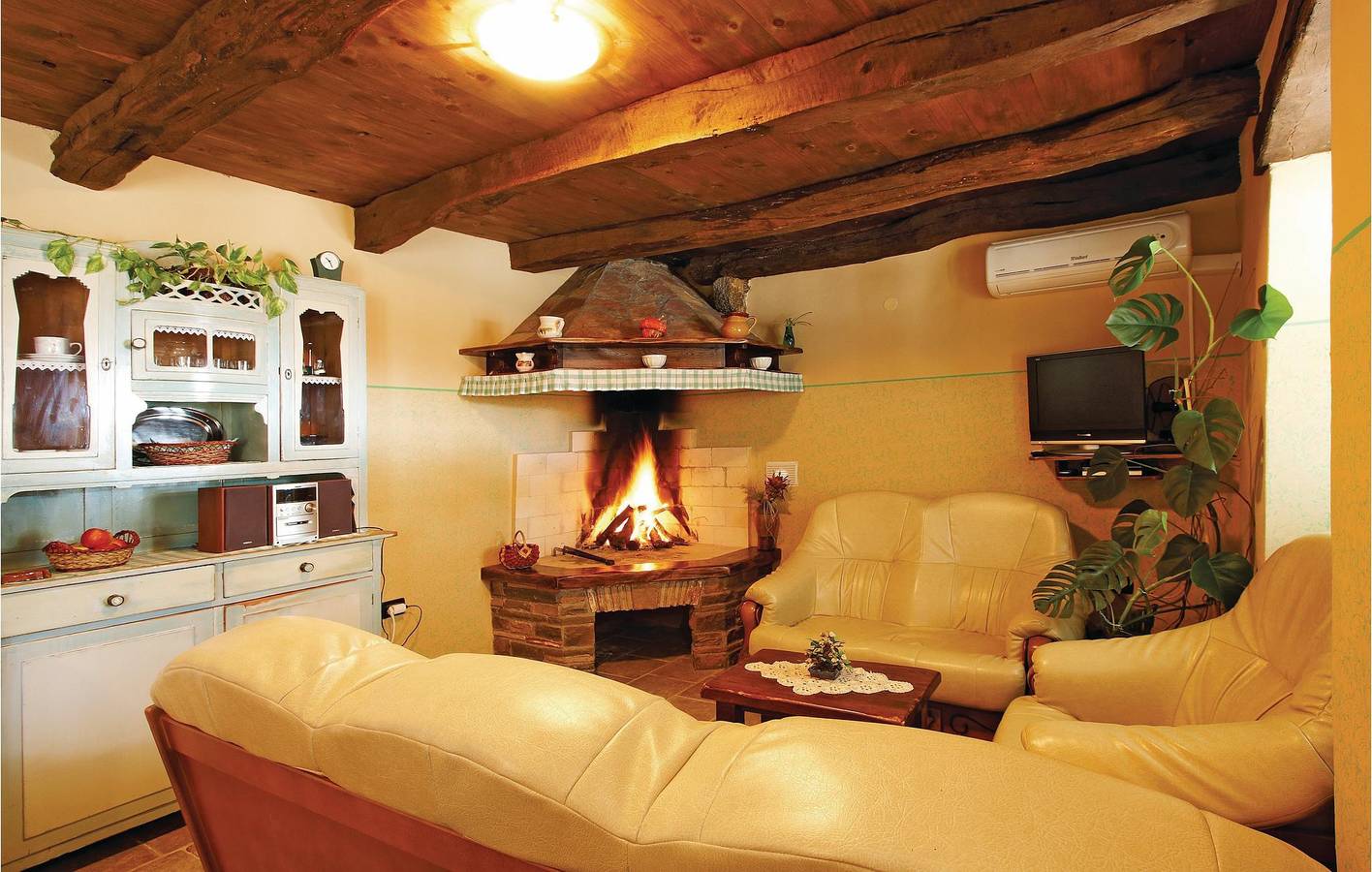 Ferienhaus für 8 Personen mit Terrasse in Pazin, Zentralistrien
