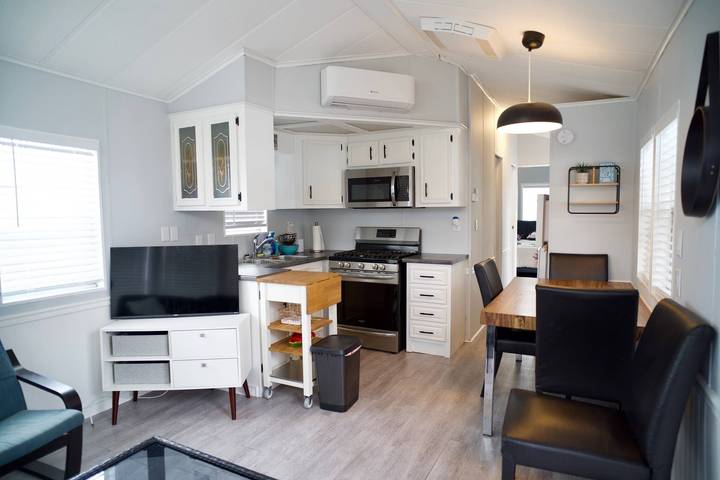 Cabaña de playa de lujo con capacidad para 6 personas, carrito de golf gratis in Sherkston, Cataratas del Niágara