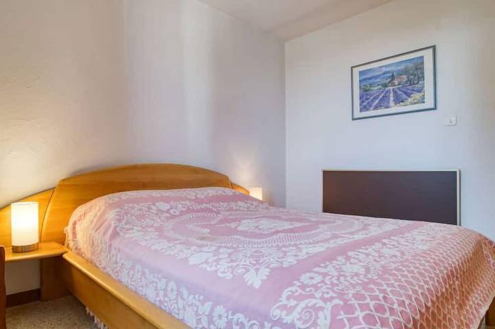 Location de vacances pour 4 personnes, avec piscine et jardin à Le Muy - 3