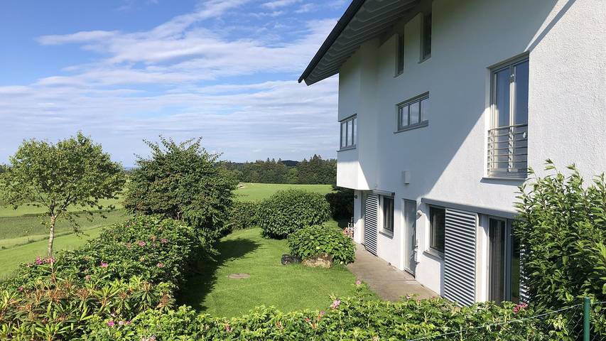 Ferienwohnung für 2 Personen, mit Terrasse und Seeblick in Frasdorf