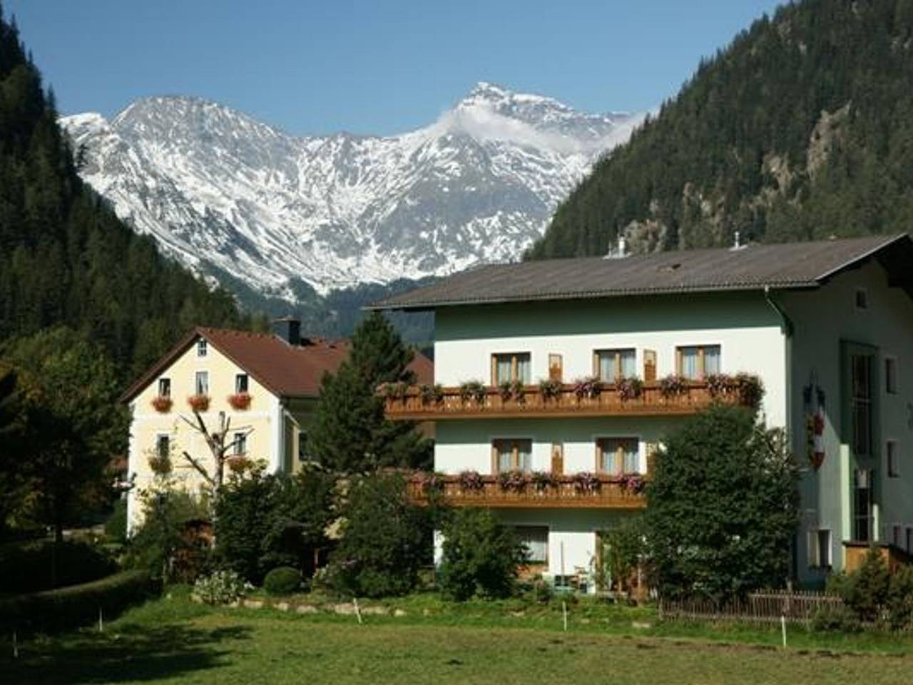 Pension Jägerhof - Doppelzimmer, Dusche oder Bad, Balkon in Mallnitz, Lieser-Maltatal