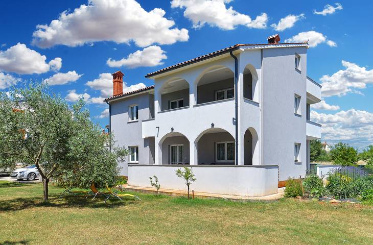 Appartamento per 4 persone, con balcone a Fazana