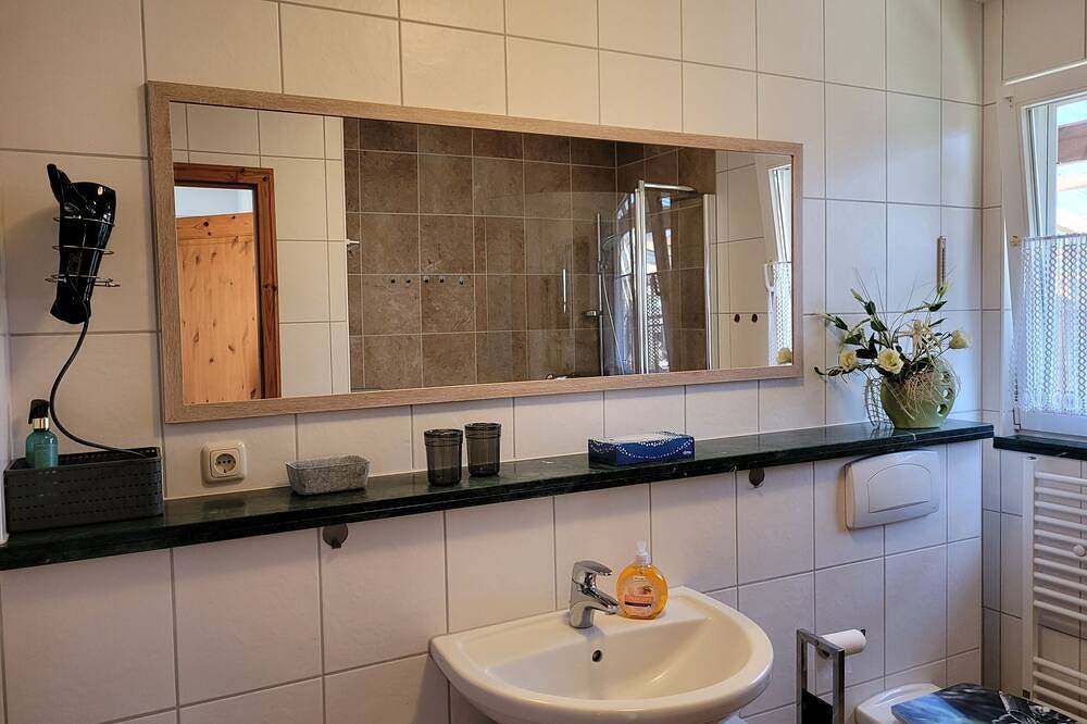 Ganze Wohnung, Ferienhäuser Sundperle - nur 500 Meter bis zum Strand - Kleines Ferienhaus mit in Devin, Stralsund