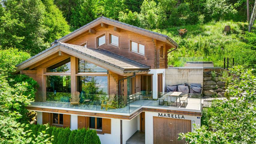 Ferienhaus für 8 Personen, mit Whirlpool und Garten sowie Terrasse, mit Haustier in Nendaz