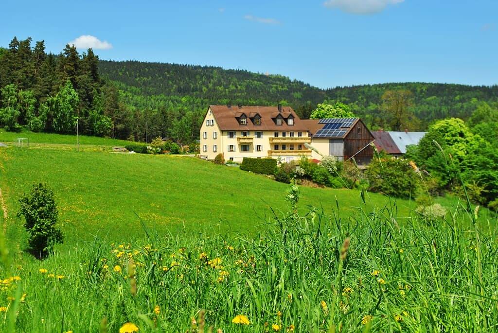 Ferienwohnungen Familie Petrik - Ferienwohnung 2 - 55qm im Naturpark Steinwald in Friedenfels, Ostbayern