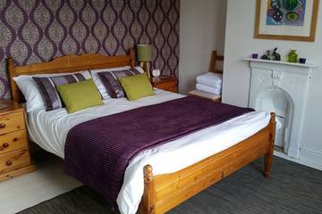 Holiday Home for 9 People in Brockenhurst, New Forest National Park, Photo 2