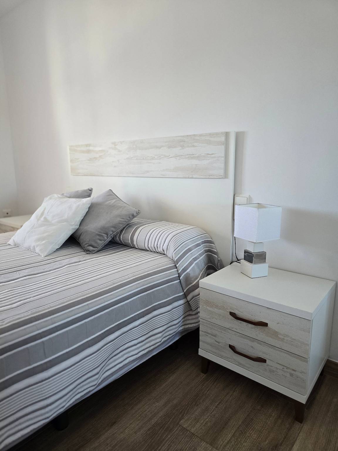 Entire holiday apartment, Sunny Seaside Apartment in Oliva in Oliva Old Town, Oliva