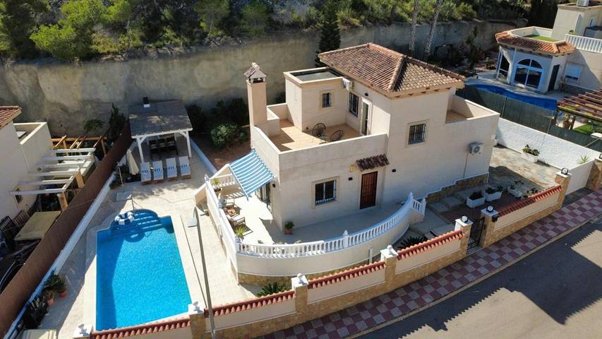 Casa rural para 6 personas, con jardín y vistas además de vistas al lago y piscina en San Miguel de Salinas