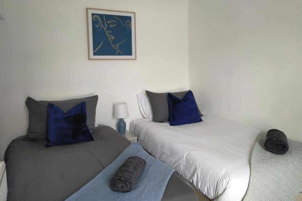 Free Parking/Wifi, 3 Beds sleep 6 near Uni & Town! in Lancaster, Lancashire
