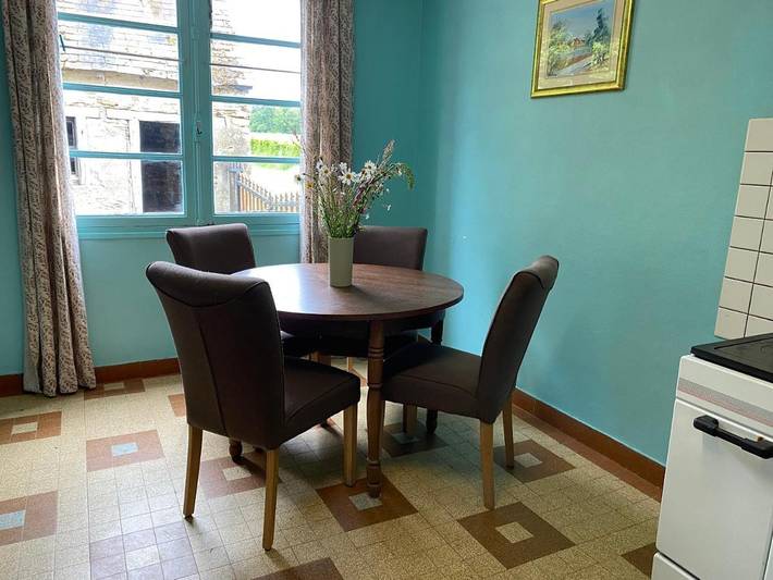 Gîte pour 4 personnes, avec piscine ainsi que jardin et vue, animaux acceptés à Sazeray