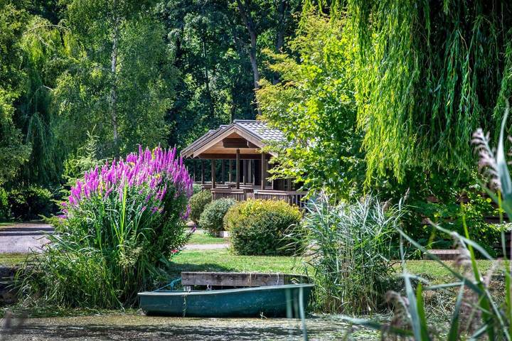 Holiday rental for 2 people, with Balcony and Terrace as well as Garden and Lake view in North Wessex Downs