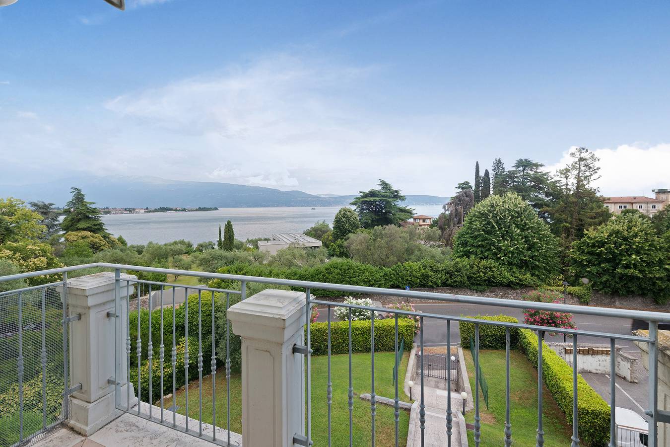 Ganze Wohnung, Apartment 'Serenella' mit Seeblick, Wlan und Klimaanlage in Maderno, Toscolano-Maderno