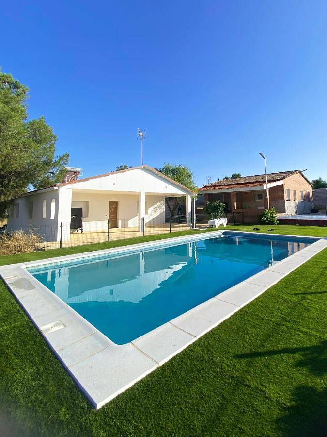 Chalet para 28 personas, con Balcón y Jacuzzi además de Terraza y Jardín en Las Vegas (Madrid)