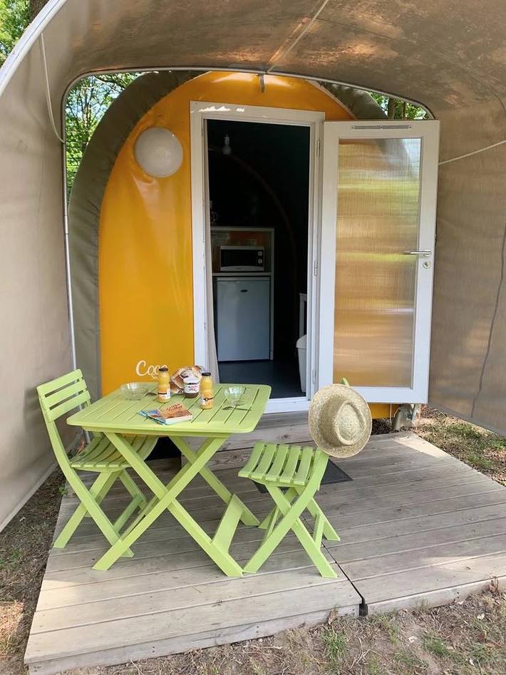 Tente pour 2 personnes, avec sauna ainsi que bassin pour enfant et jacuzzi dans les Pays de la Loire - 4