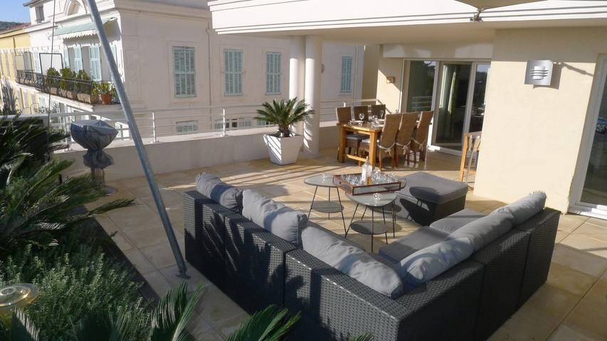 Gîte pour 4 personnes, avec terrasse dans Gare De Cannes - 2