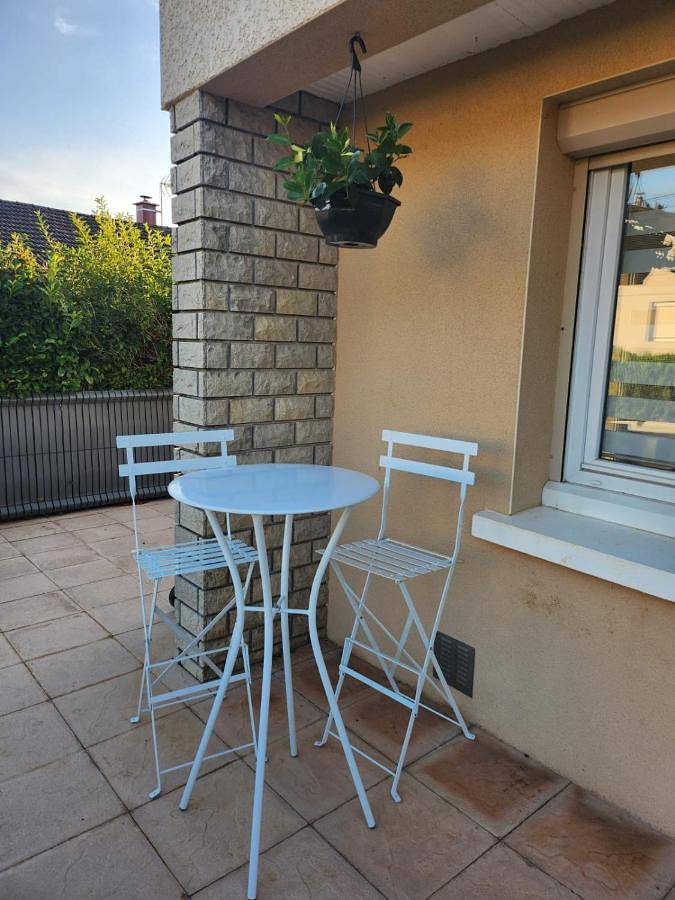 Maison grande terrasse Poligny in Poligny, Jura Francais