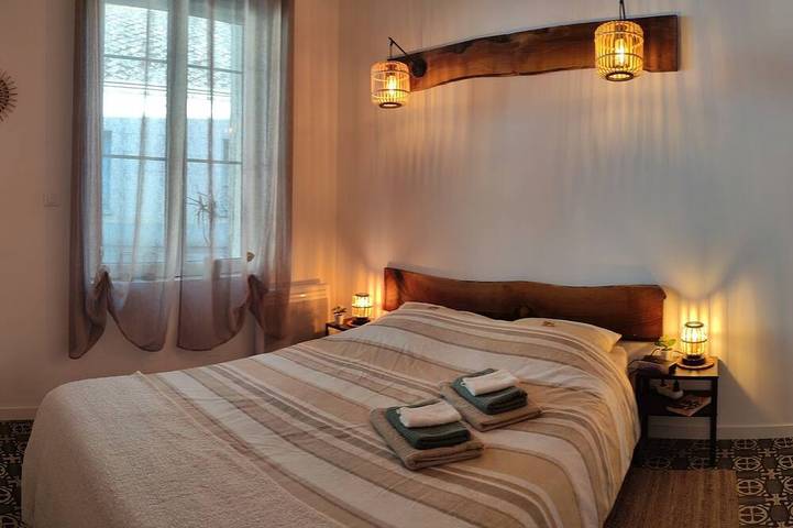 Location de vacances pour 4 personnes, avec jardin et jacuzzi dans Les Roches-l'Évêque - 2