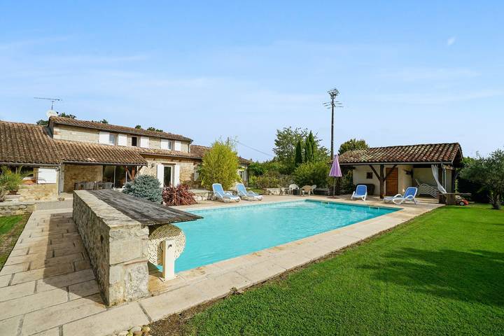 Chalet para 8 personas, con jardín y piscina - 1
