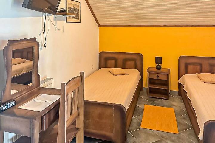 Amazing home in Aljmas in Osijek-Baranja