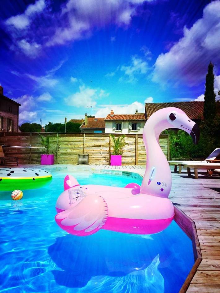 Location de vacances pour 2 personnes, avec jardin ainsi que piscine et vue à Mézières-sur-Issoire - 3