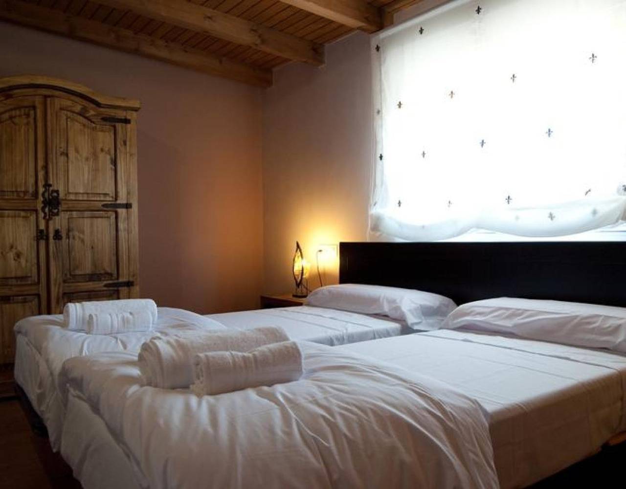 Casa di campagna 'Reyno De Bardenas' con terrazza privata, giardino privato e Wi-Fi in Cabanillas, Provincia di Navarra
