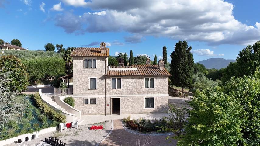 Casa vacanza per 14 persone, con giardino, adatto a famiglie con bambini - 1