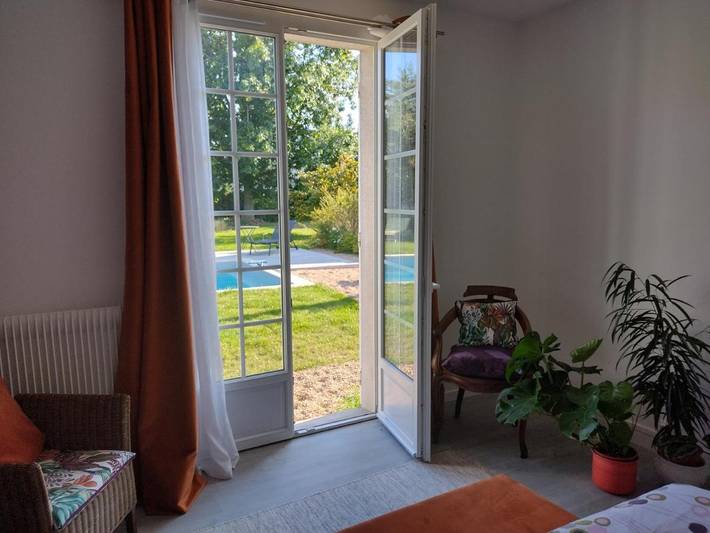 Location de vacances pour 2 personnes, avec vue ainsi que jardin et piscine à Olivet - 3